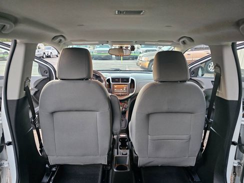 Used 2017 Chevrolet Sonic LT FWD image 17