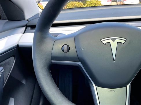Used 2023 Tesla Model 3 Standard Range RWD image 23