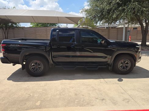 Used 2025 Nissan Frontier Pro-X w/ Pro Convenience Package RWD image 2