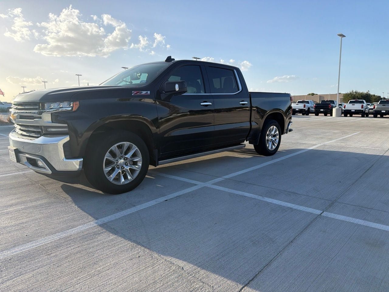 Used 2019 Chevrolet Silverado 1500 LTZ w/ LTZ Premium Package AWD/4WD image 3