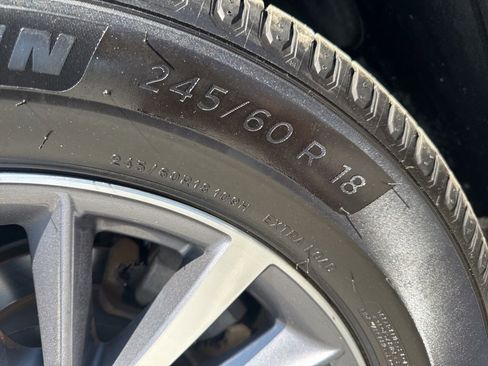 Used 2018 Toyota Highlander XLE image 35