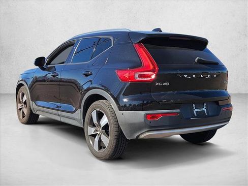 Used 2019 Volvo XC40 T5 Momentum image 7