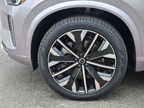 New 2026 Volvo XC90 B6 Core image 12