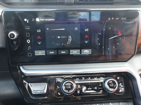 Used 2024 GMC Sierra 3500 Denali Ultimate AWD/4WD image 48