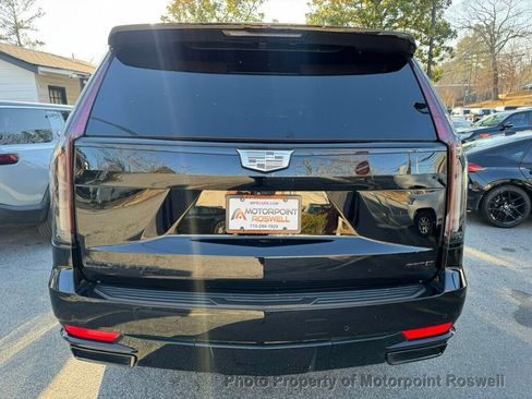 Used 2023 Cadillac Escalade Sport w/ LPO, ONYX Package image 5