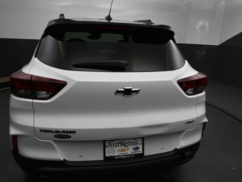Used 2021 Chevrolet TrailBlazer RS w/ Sun and Liftgate Package FWD image 12