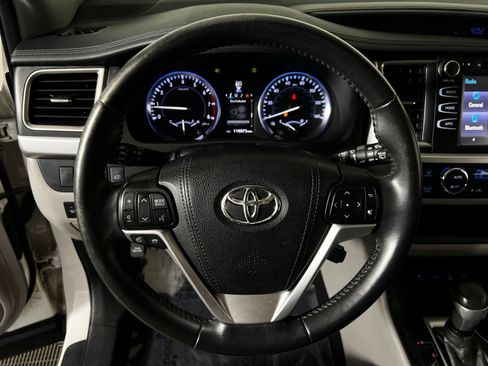 Used 2015 Toyota Highlander XLE AWD/4WD image 14