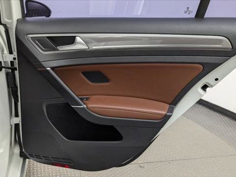 Used 2017 Volkswagen Golf Alltrack SEL image 19