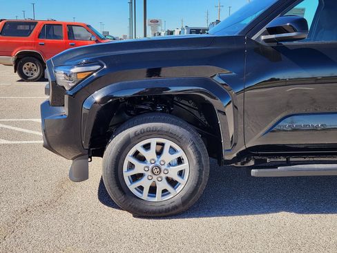 New 2025 Toyota Tacoma SR5 w/ Blackout Package (GST) image 9
