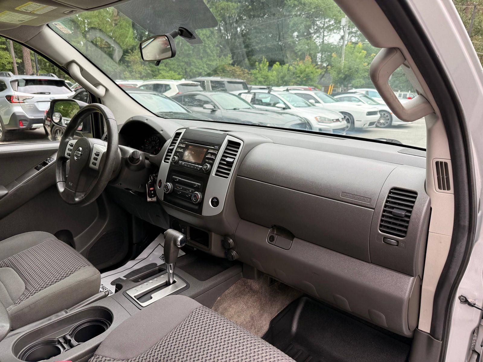 Used 2013 Nissan Frontier SV RWD image 17