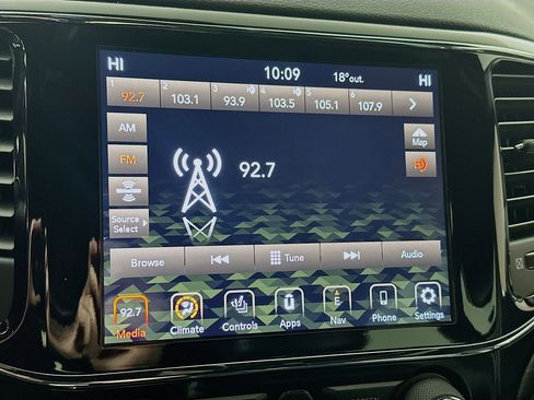 Used 2020 Jeep Grand Cherokee Altitude image 15