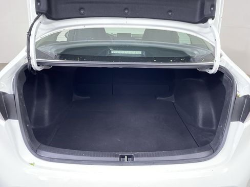 Used 2021 Toyota Corolla LE FWD image 20