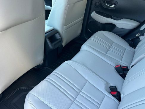 Used 2026 Honda HR-V EX-L image 10