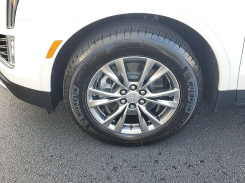 Used 2023 Cadillac XT5 Premium Luxury w/ LPO, Premium Carpet Package FWD image 11