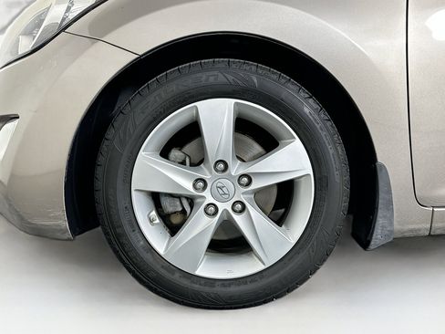 Used 2013 Hyundai Elantra GLS w/ Preferred Pkg FWD image 11