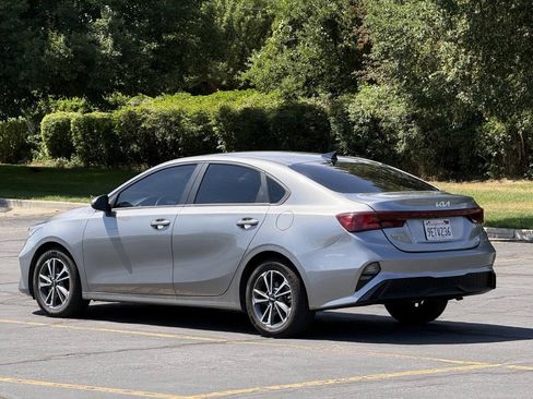 Used 2023 Kia Forte LXS FWD image 7