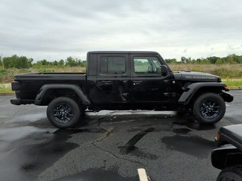 New 2026 Jeep Gladiator Mojave AWD/4WD image 18
