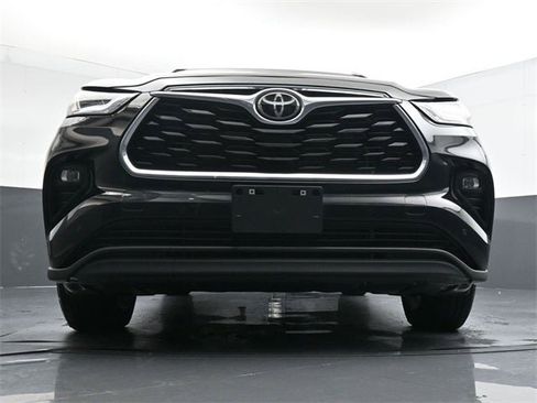 Used 2024 Toyota Highlander Limited image 29
