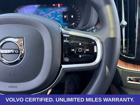 Certified 2024 Volvo XC60 B5 Plus w/ Protection Package Premier AWD/4WD image 27
