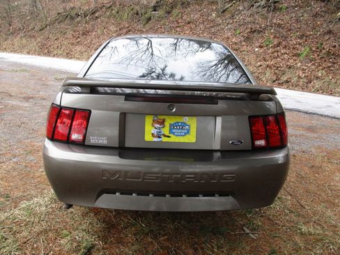 Used 2002 Ford Mustang Coupe image 8