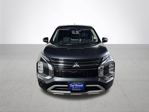 Used 2024 Mitsubishi Outlander SE AWD/4WD image 3