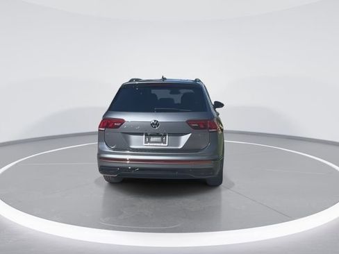 Certified 2024 Volkswagen Tiguan SE R-Line image 7