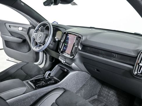 Certified 2023 Volvo C40 P8 Recharge Ultimate w/ Protection Package Premier AWD/4WD image 26