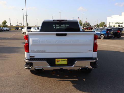 Used 2022 Chevrolet Silverado 1500 LTZ w/ LTZ Premium Package AWD/4WD image 6