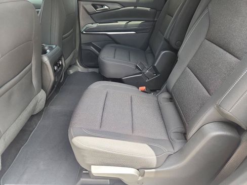 Used 2025 Chevrolet Traverse LT w/ Midnight/Sport Edition FWD image 23