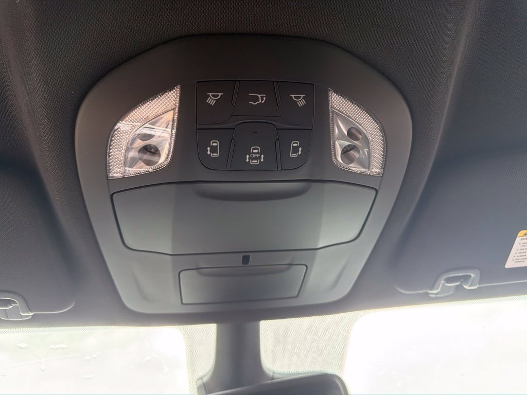 New 2027 Chrysler Pacifica Select AWD/4WD image 30