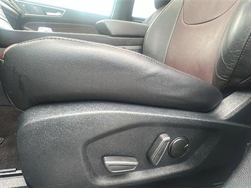 Used 2020 Ford Edge Titanium w/ Equipment Group 301A image 24