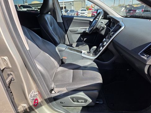 Used 2015 Volvo XC60 T5 Premier w/ Proximity Package FWD image 17