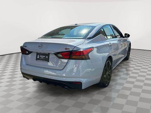 Used 2024 Nissan Altima 2.5 SR FWD image 2