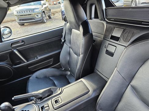 Used 2010 MAZDA MX-5 Miata Grand Touring w/ Premium Pkg image 9