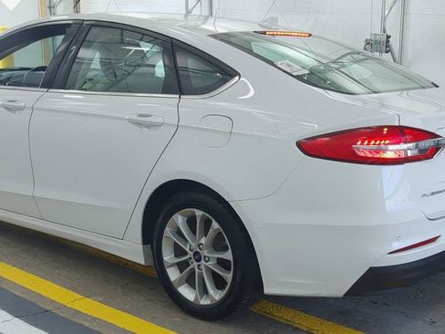 Used 2020 Ford Fusion SE image 5