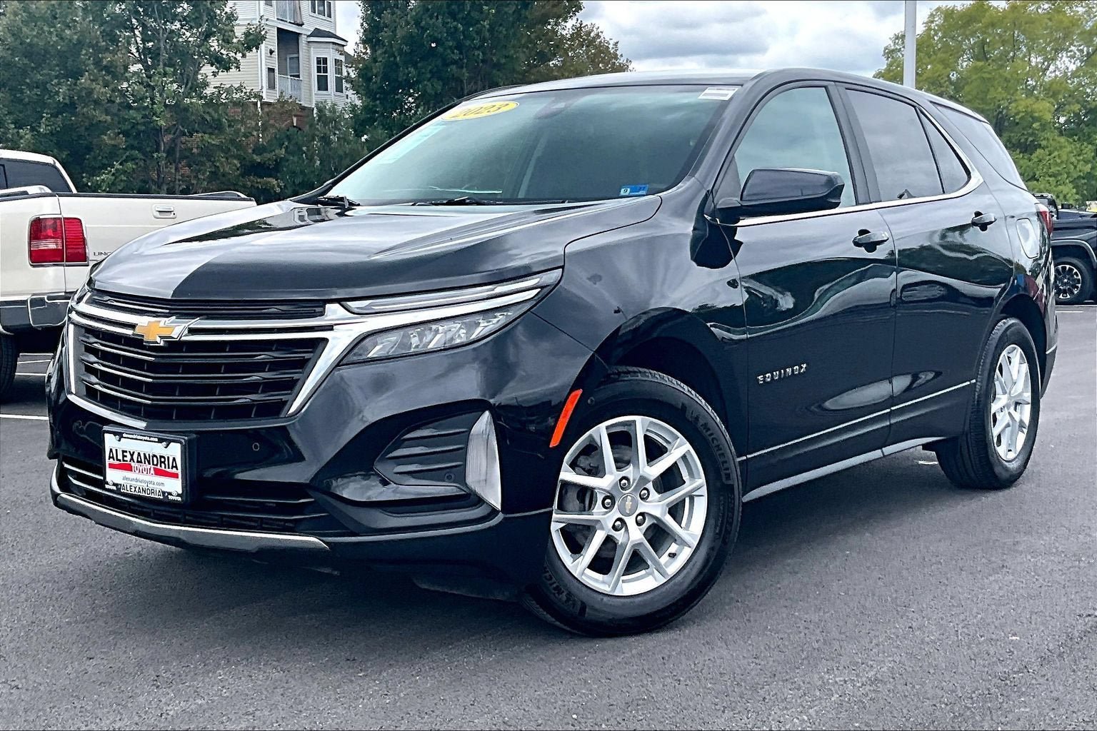 Used 2023 Chevrolet Equinox LT w/ Driver Convenience Package FWD image 1