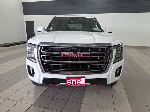 Used 2023 GMC Yukon AT4 w/ Technology Package AWD/4WD image 8