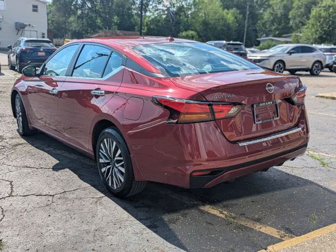 Used 2023 Nissan Altima 2.5 SV AWD/4WD image 6