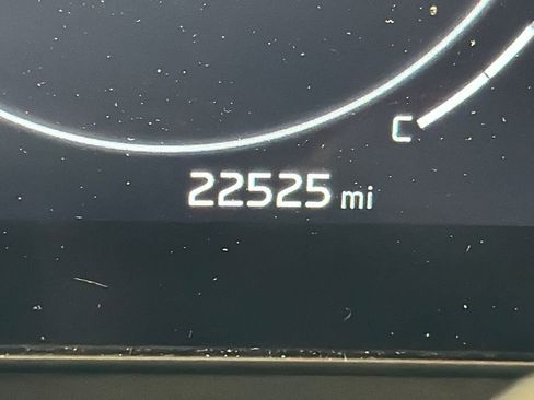 Used 2025 Kia Sportage SX image 30