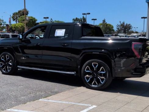 Certified 2025 GMC Sierra EV Denali AWD/4WD image 7