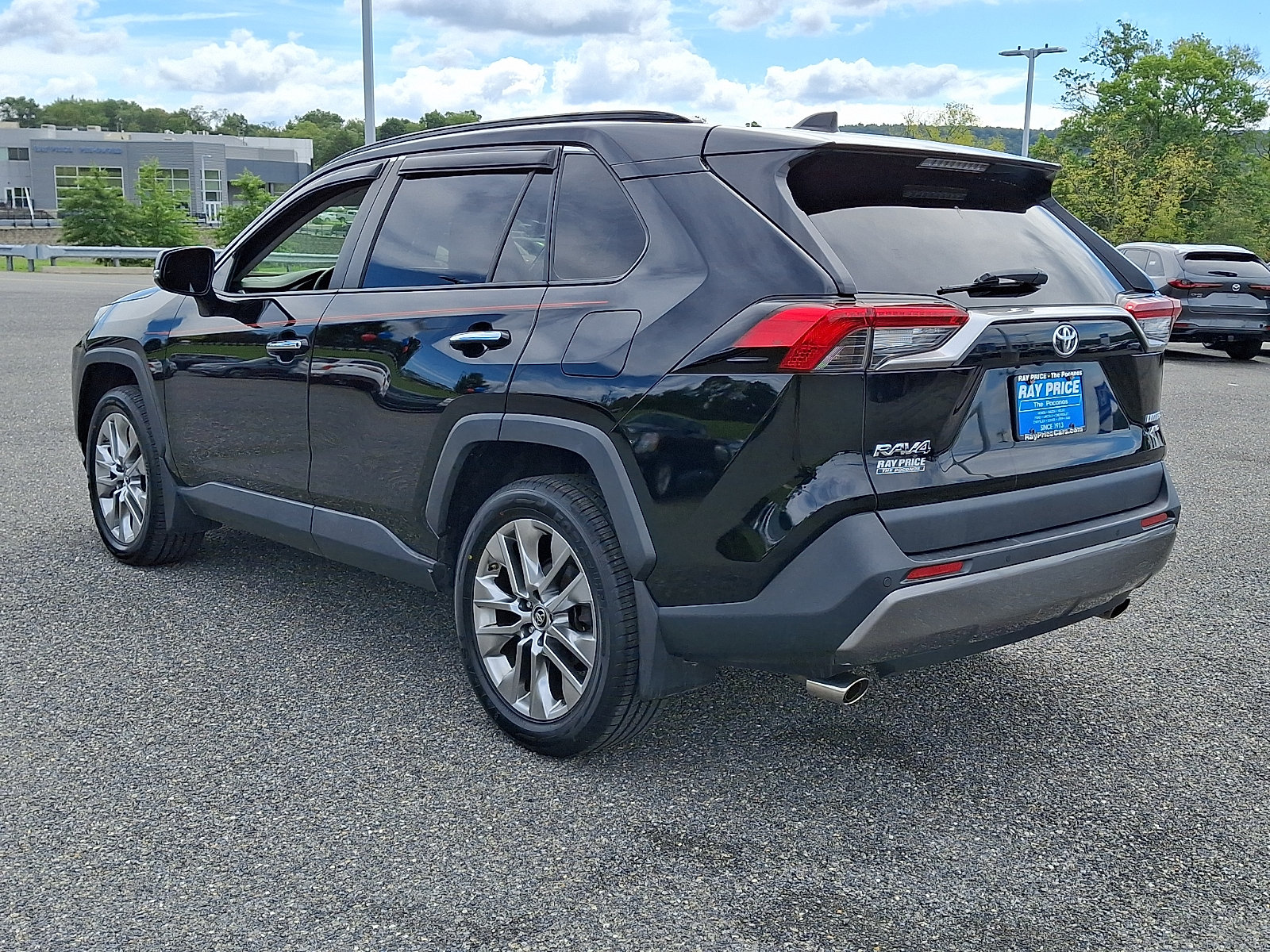 Used 2019 Toyota RAV4 Limited w/ Advanced Technology Package AWD/4WD image 5