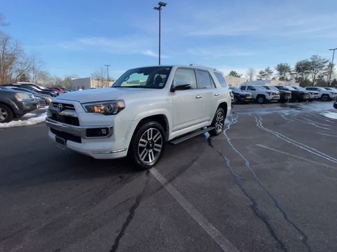 Used 2022 Toyota 4Runner Limited image 9