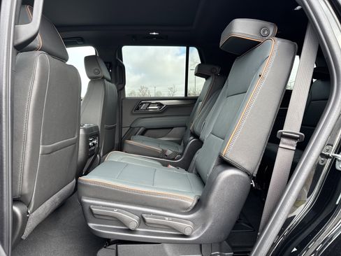 Used 2025 GMC Yukon AT4 w/ AT4 Premium Package image 30