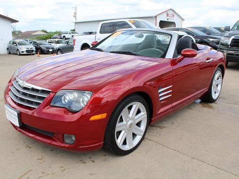 Used 2005 Chrysler Crossfire Limited RWD image 2