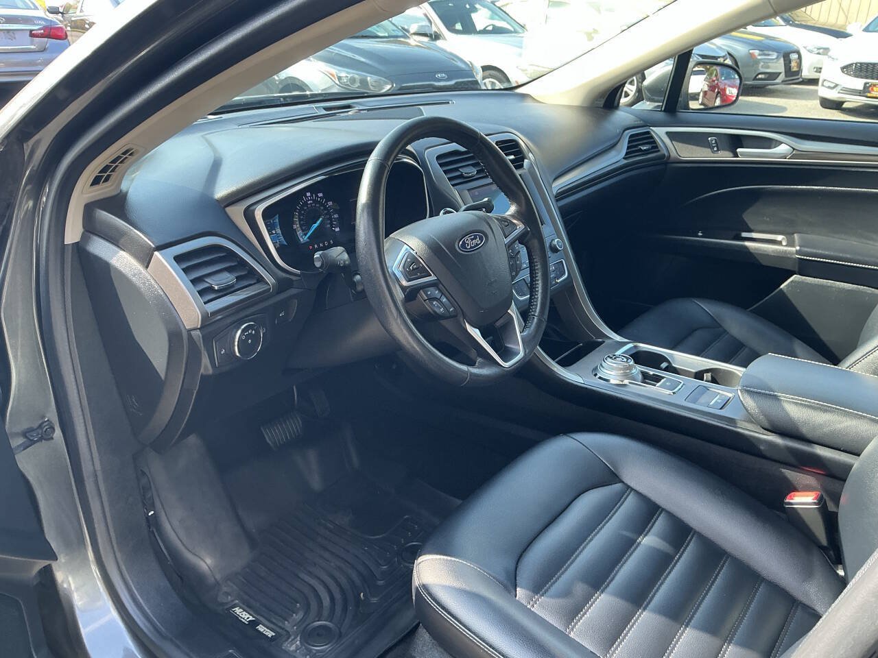 Used 2019 Ford Fusion SEL FWD image 17