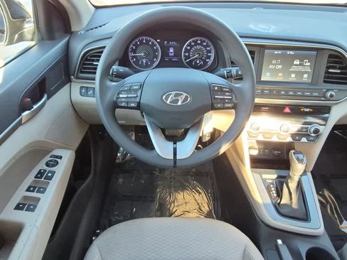 Used 2020 Hyundai Elantra SEL image 9