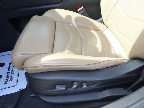 Used 2017 Cadillac XT5 Platinum image 9