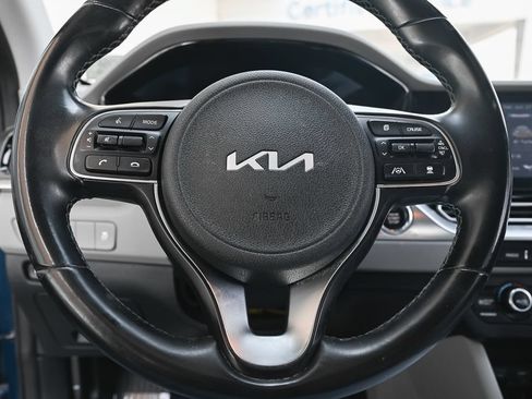 Used 2022 Kia Niro EX FWD image 22