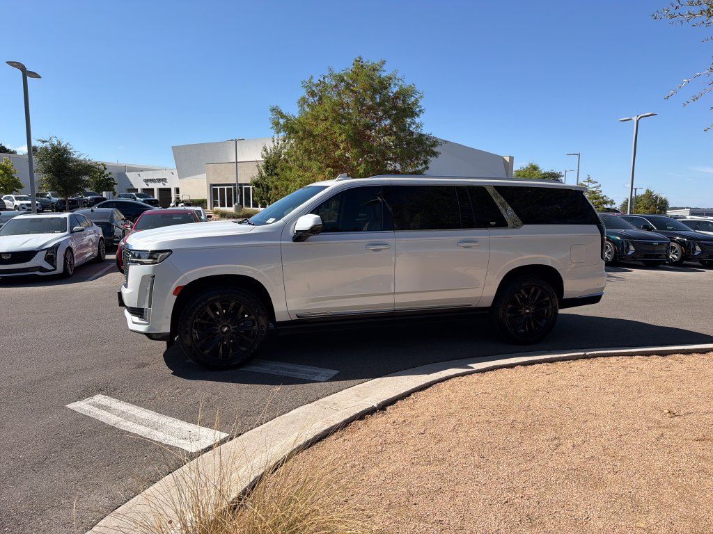 Used 2021 Cadillac Escalade ESV Premium Luxury w/ Driver Assist Tech Package RWD image 4