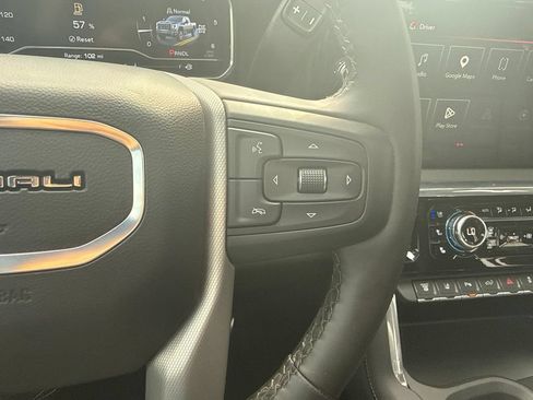 Used 2025 GMC Sierra 2500 Denali AWD/4WD image 18
